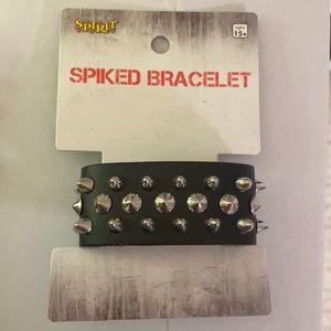 Spiked bracelet
